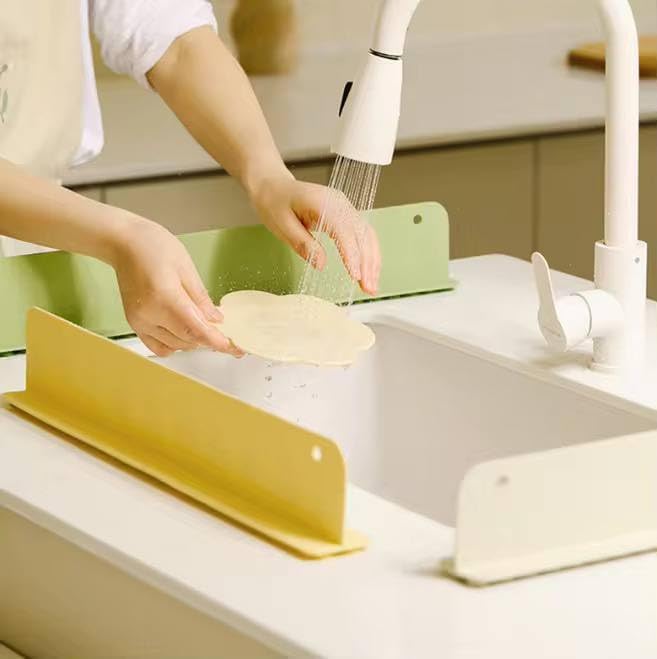 Silicone Sink Splash Guard – Waterproof Countertop Protector for Kitchen & Bathroom, 1 Pcs Anti-Splash Faucet Guard, Heat-Resistant Stove Counter Gap Cover, Easy Install Water Blocking Strip